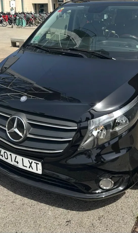 Black Mercedes-Benz Vito VIP van